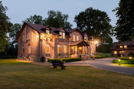 Landhaus Gut Gutshof Hotel Gut Settin Am See In Settin