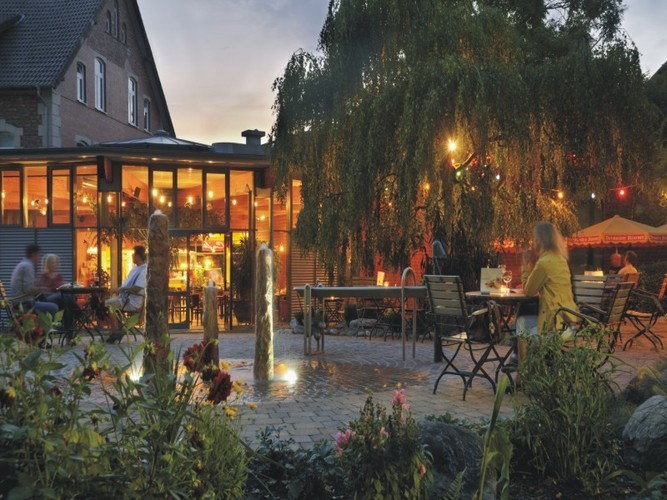 Saal, Festsaal, Gaststätte, Gasthaus, Kulturzentrum 'Neue Schmiede' in Bielefeld (Bielefeld 